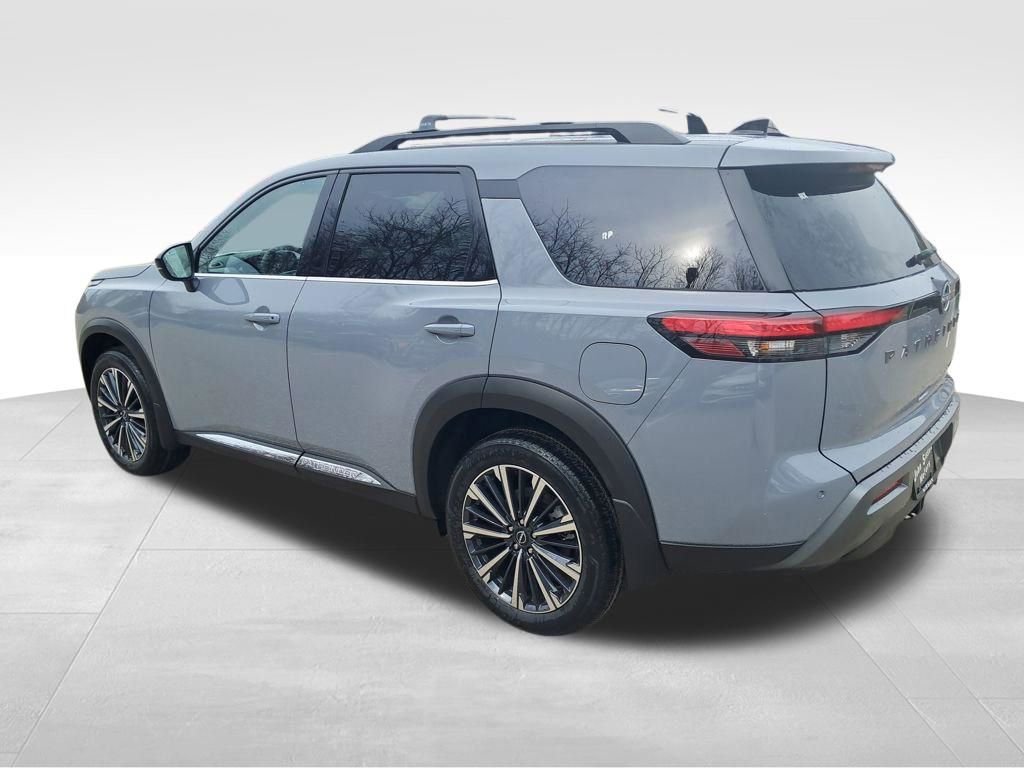 New 2026 Nissan Pathfinder Platinum w/ Lighting Package image 3