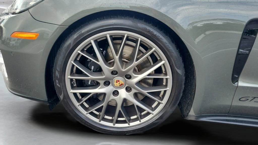 Used 2022 Porsche Panamera GTS image 31