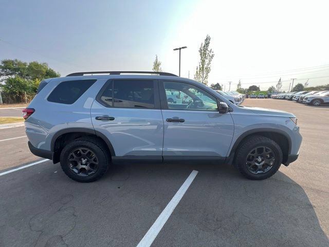 Used 2025 Honda Pilot TrailSport image 4