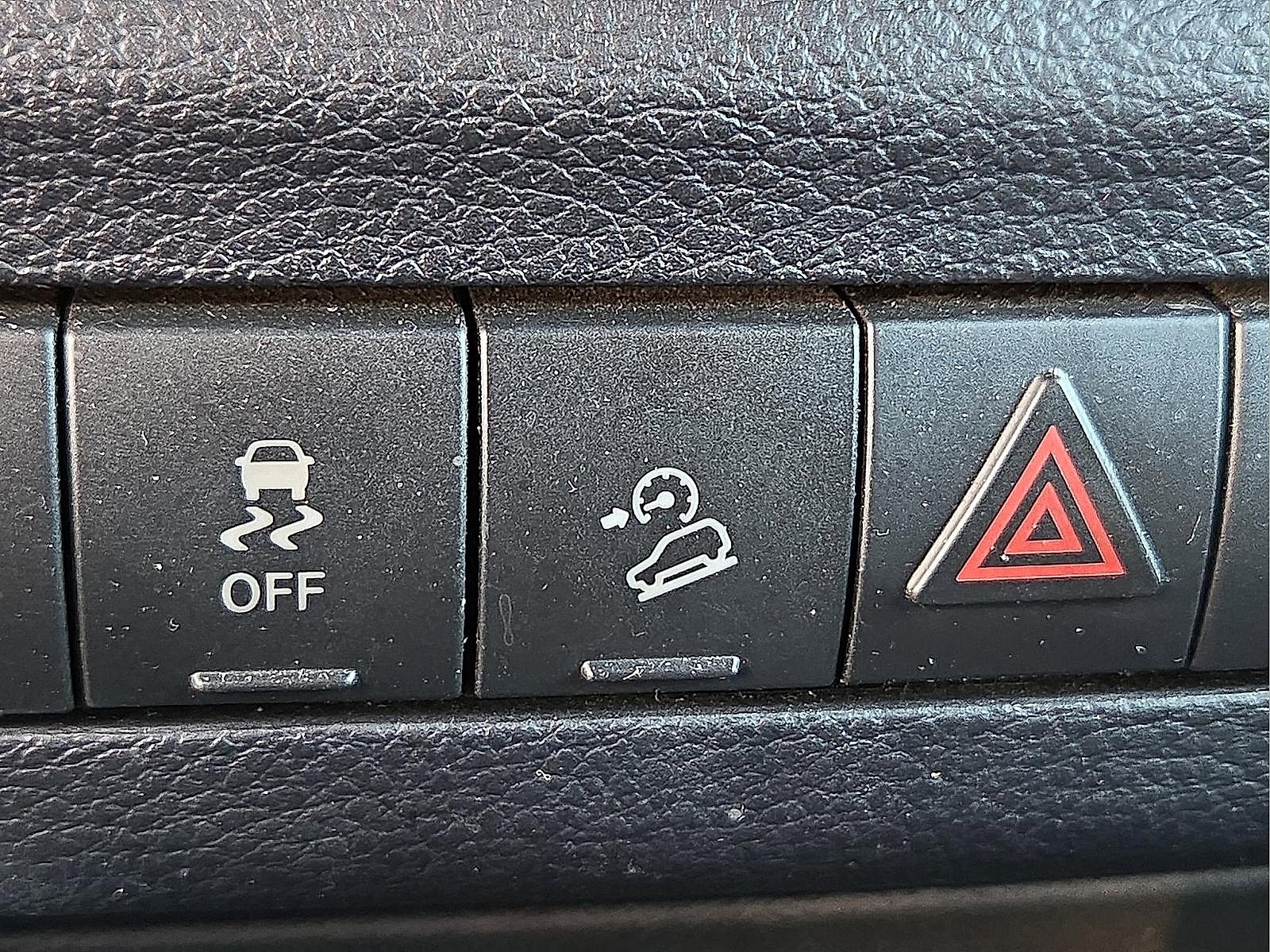 Used 2017 Jeep Wrangler Unlimited Rubicon w/ Connectivity Group image 17