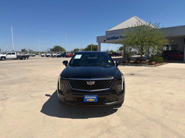 Used 2025 Cadillac XT4 Premium Luxury image 2