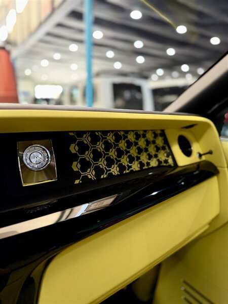 Used 2022 Rolls-Royce Phantom Sedan RWD image 12