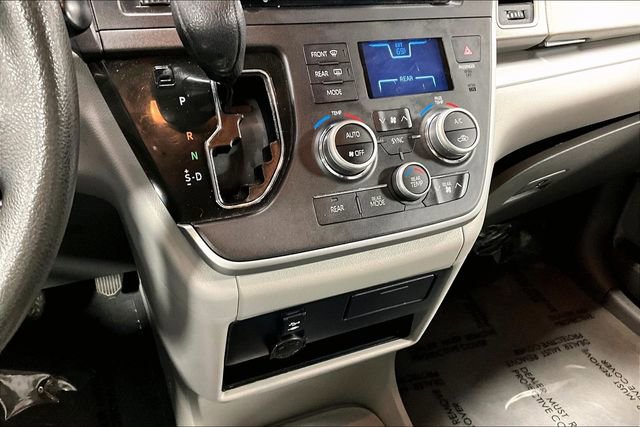 Used 2020 Toyota Sienna LE AWD/4WD image 16