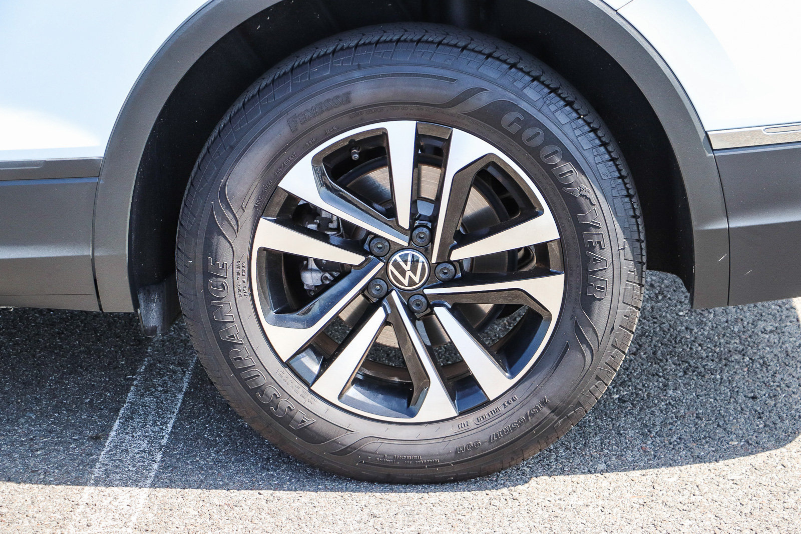 Used 2024 Volkswagen Tiguan S FWD image 12