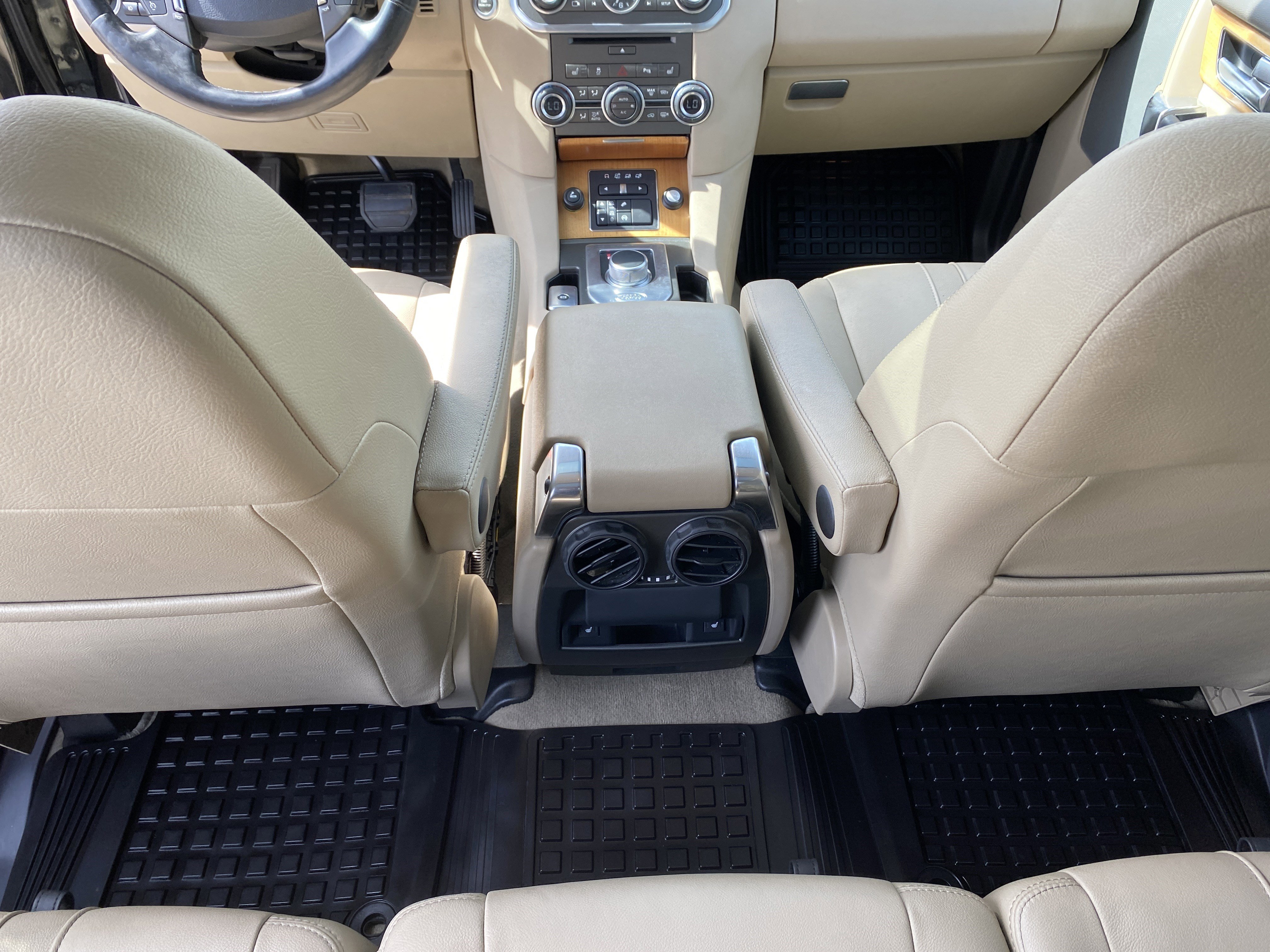 Used 2014 Land Rover LR4 HSE image 18