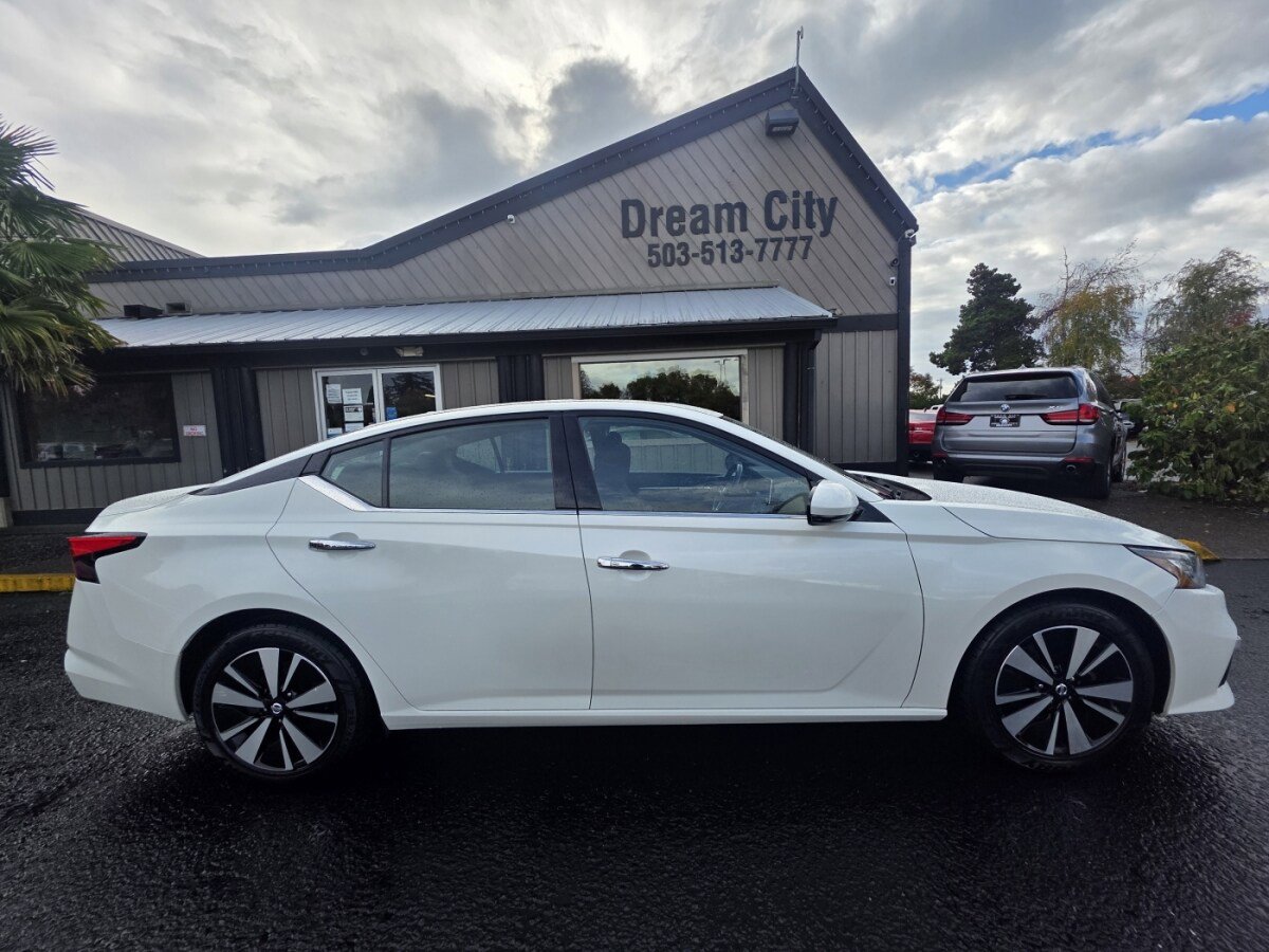 Used 2019 Nissan Altima 2.5 SV FWD image 2