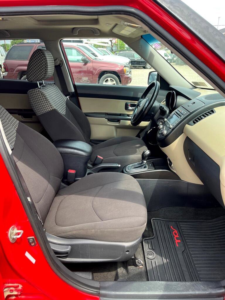 Used 2013 Kia Soul ! image 20