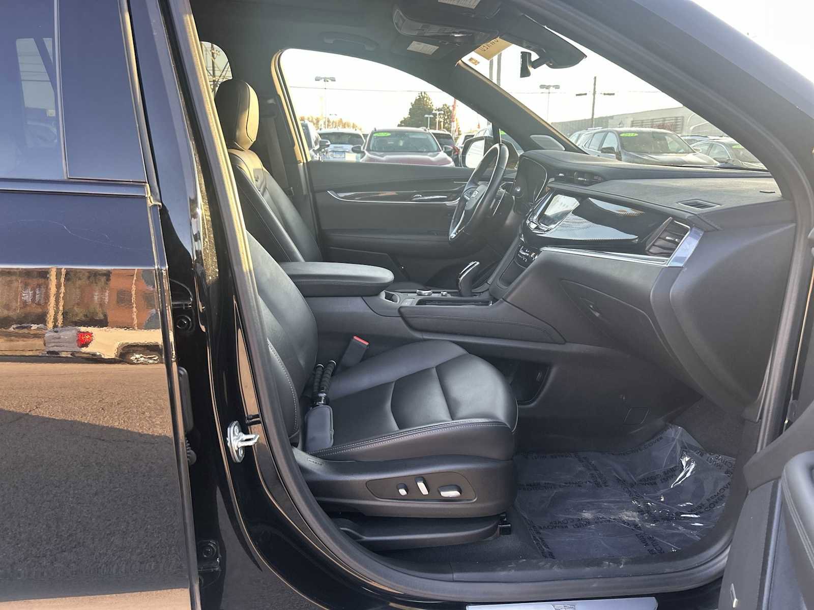 Certified 2024 Cadillac XT6 Sport w/ LPO, Floor Liner Package image 29