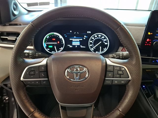 Used 2024 Toyota Sienna Platinum AWD/4WD image 20