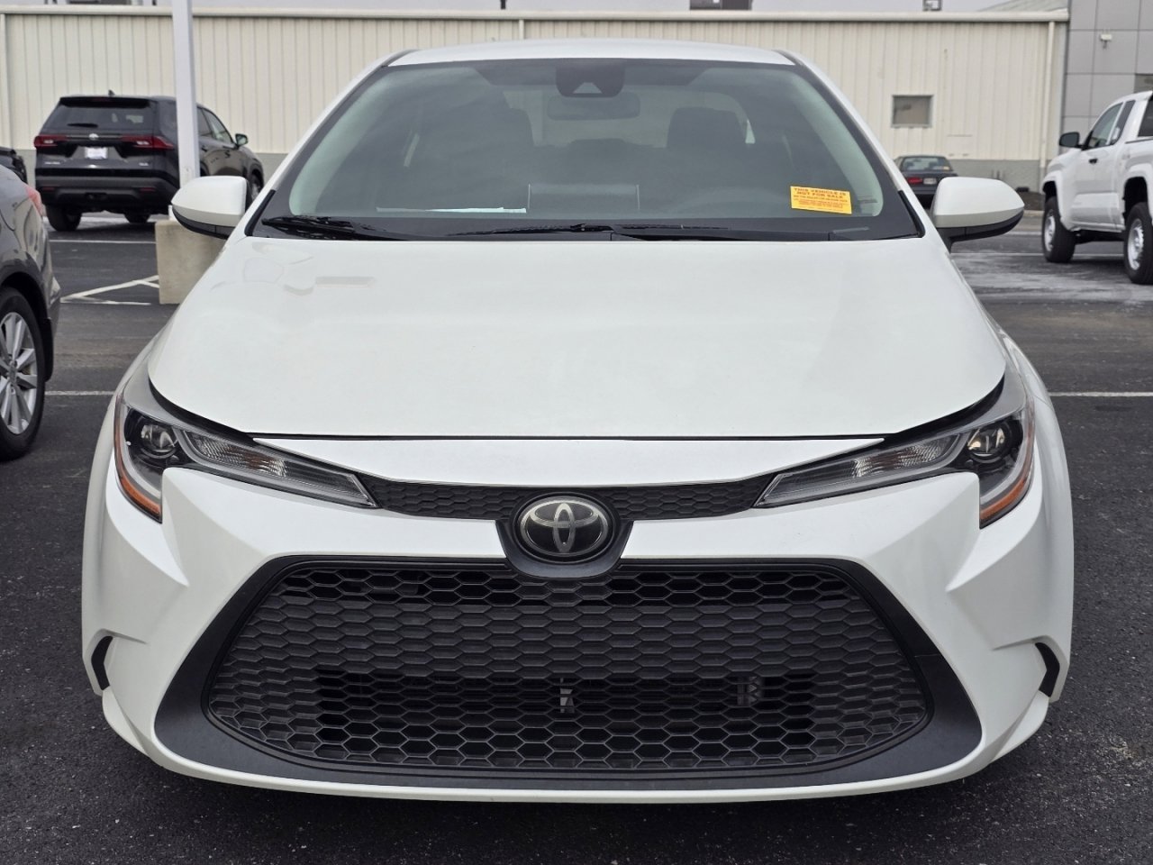 Used 2020 Toyota Corolla LE image 2