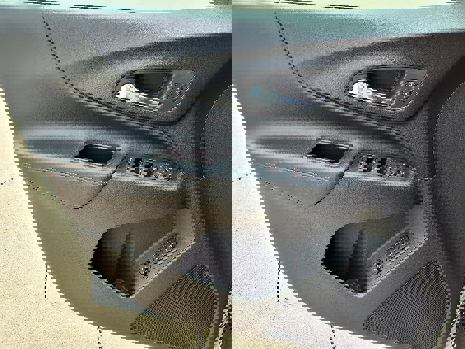 Used 2020 Chevrolet Equinox Premier image 22