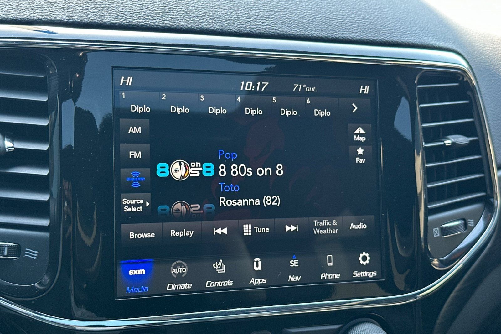 Used 2022 Jeep Grand Cherokee Laredo X image 21