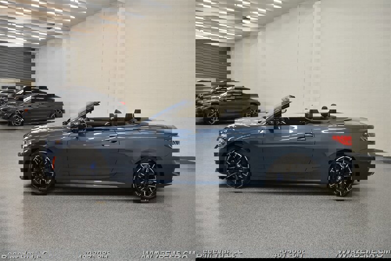 Used 2025 BMW M440i Convertible image 32