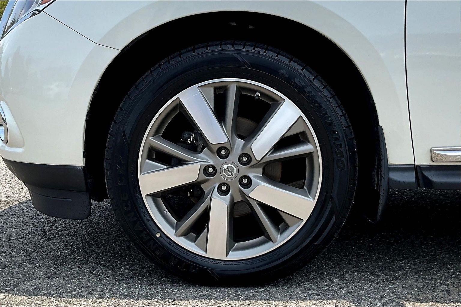 Used 2015 Nissan Pathfinder Platinum w/ Cargo Package FWD image 8