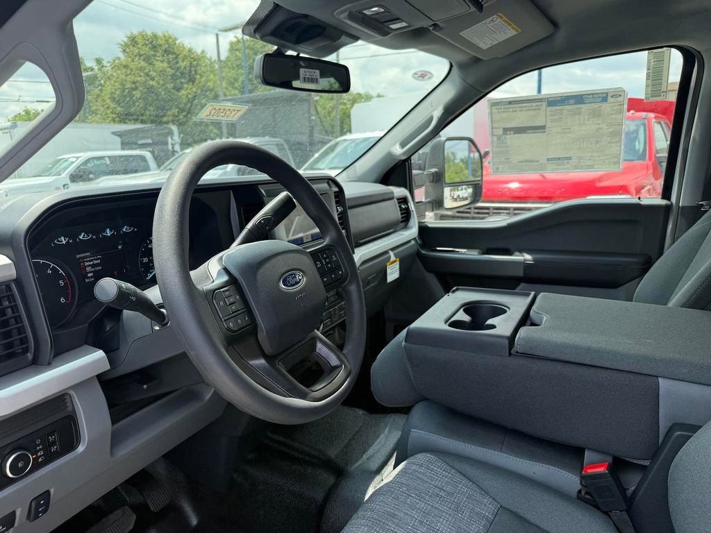 New 2025 Ford F450 XLT w/ XLT Value Package image 5