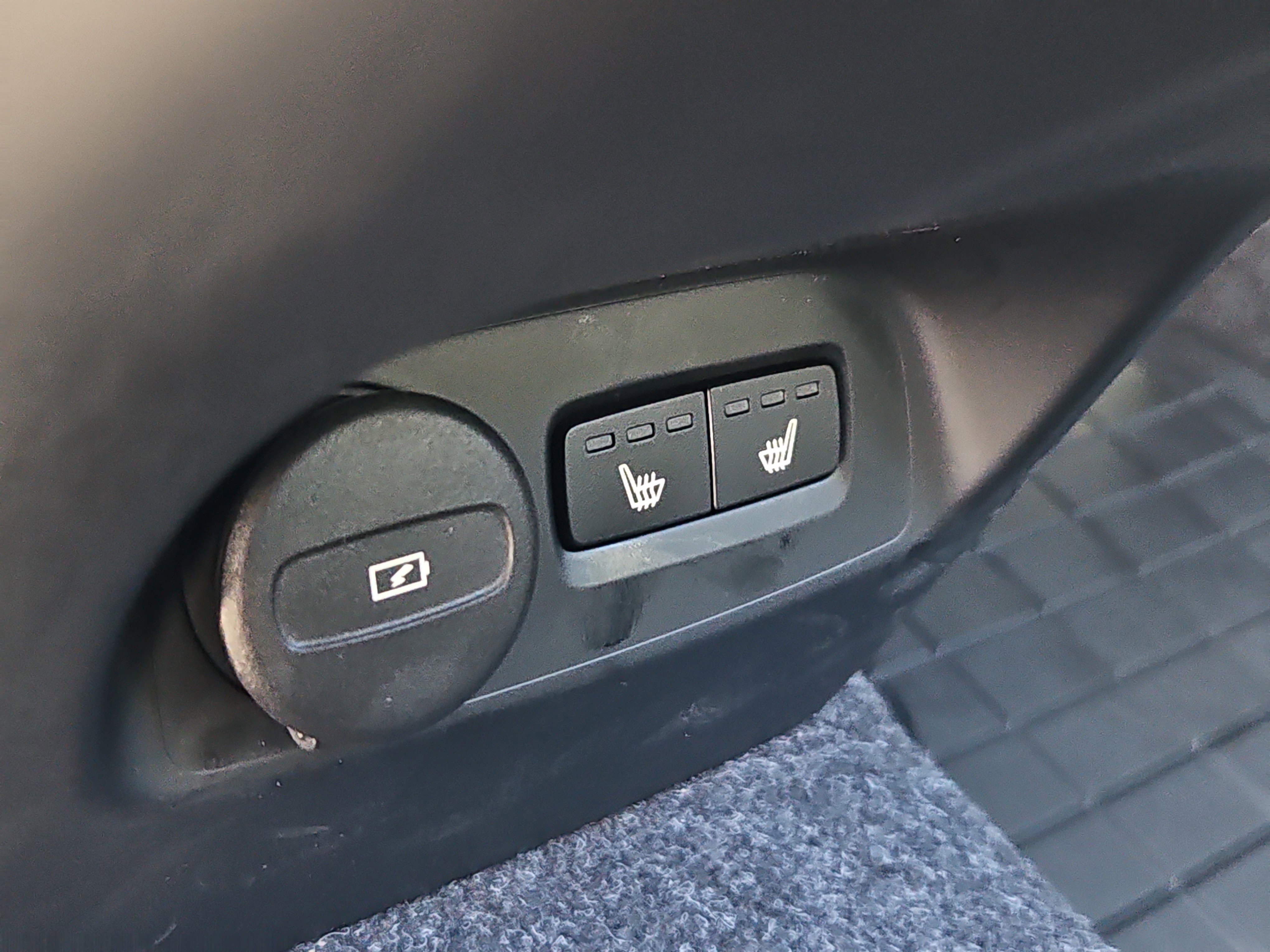 Used 2026 Volvo XC40 B5 Plus w/ Protection Package Premier image 13