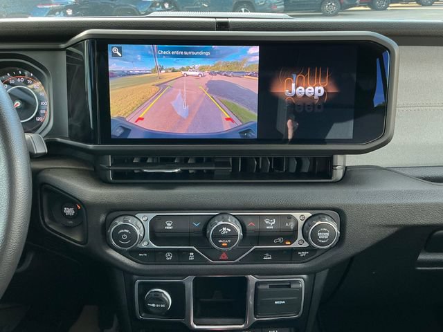 Used 2024 Jeep Gladiator Sport AWD/4WD image 18