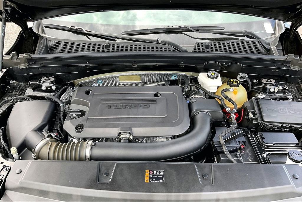 Used 2023 Buick Envision Essence w/ Sport Touring Package image 32