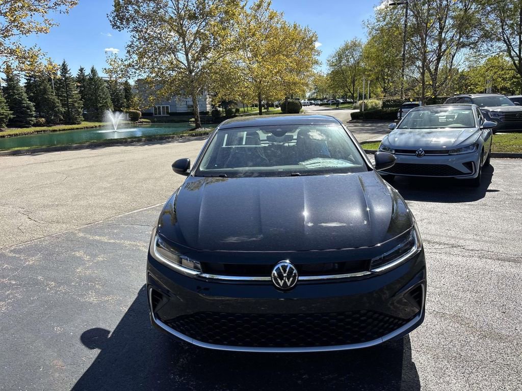 New 2026 Volkswagen Jetta SE image 2