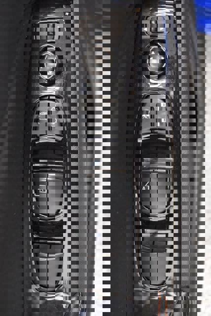 Used 2025 Nissan Altima 2.5 SR FWD image 21