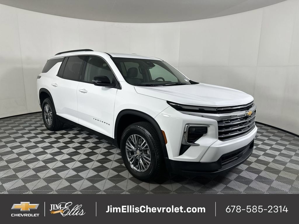 Used 2025 Chevrolet Traverse LT