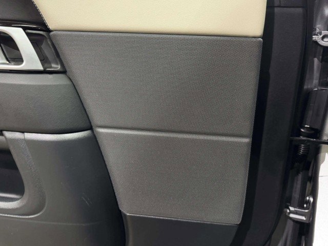 Used 2022 Land Rover Range Rover Sport HSE Silver Edition image 26