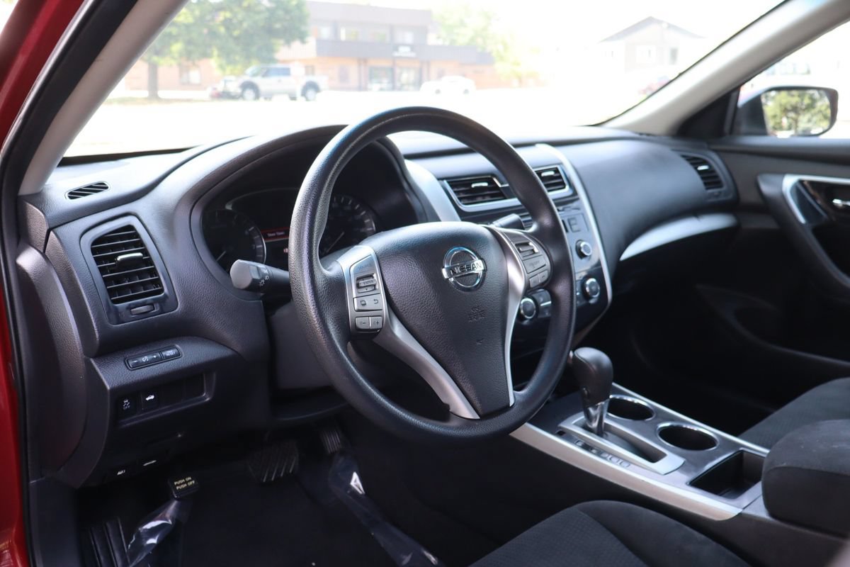 Used 2014 Nissan Altima 2.5 S FWD image 15
