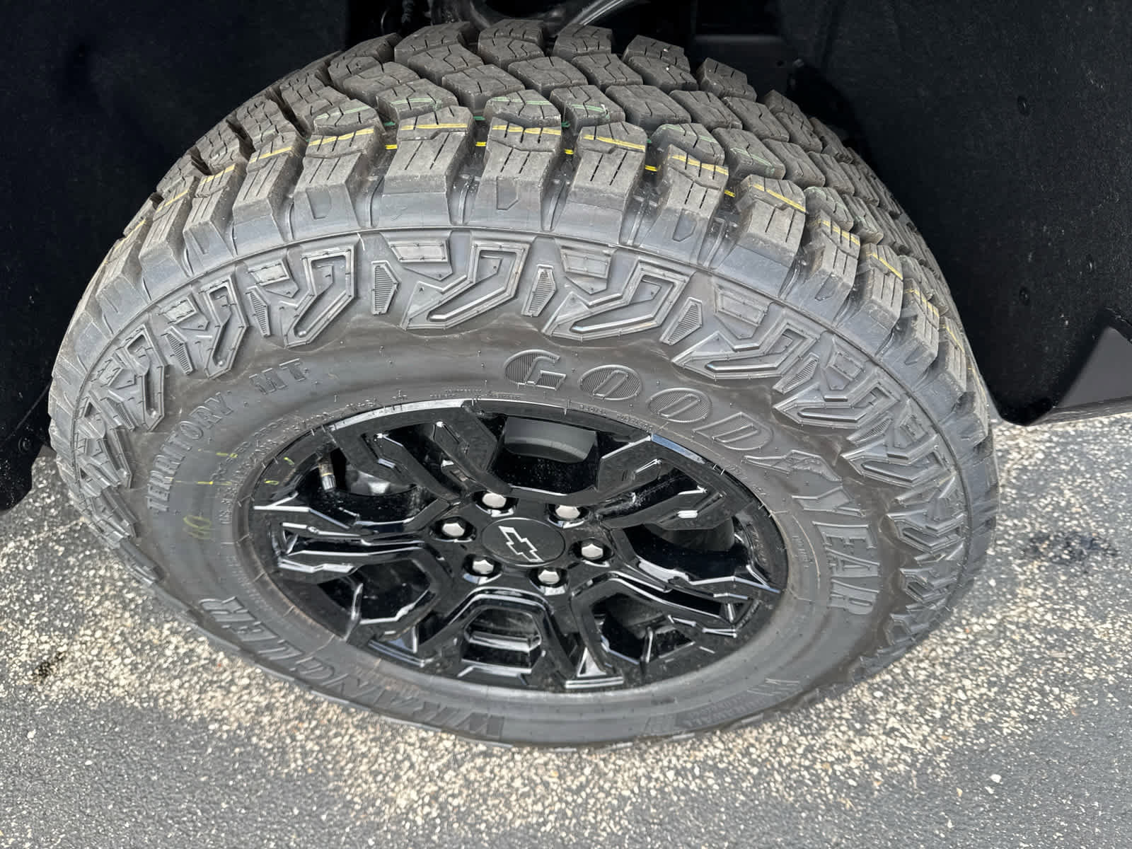 New 2026 Chevrolet Silverado 1500 ZR2 w/ LPO, Dark Essentials Package AWD/4WD image 14