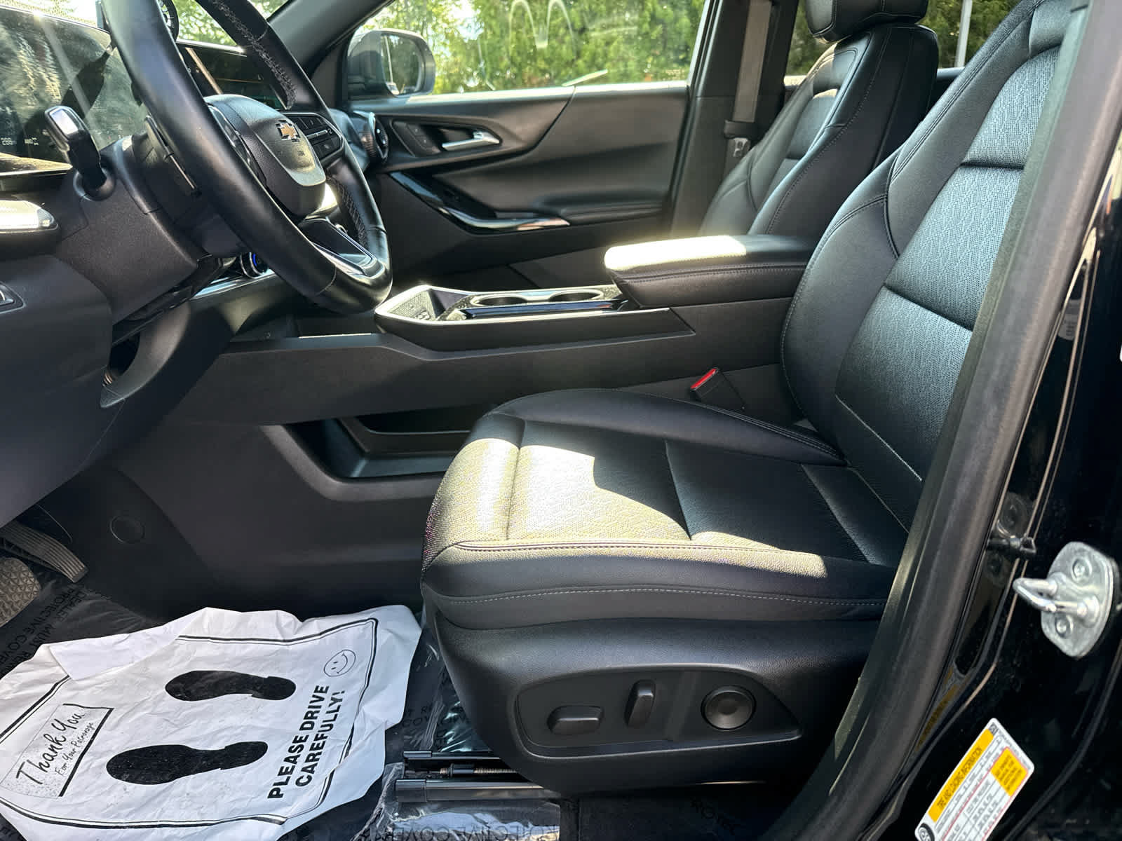 Used 2025 Chevrolet Equinox LT w/ Convenience Package II AWD/4WD image 11