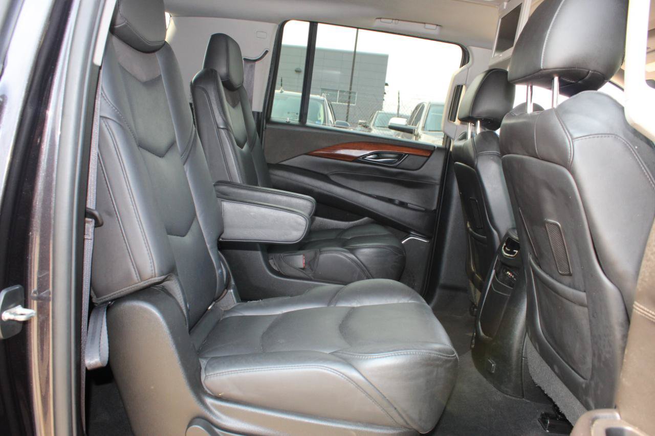 Used 2016 Cadillac Escalade ESV Luxury AWD/4WD image 25