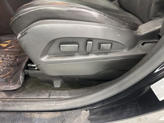 Used 2016 Chevrolet Equinox LTZ w/ Enhanced Convenience Package image 17