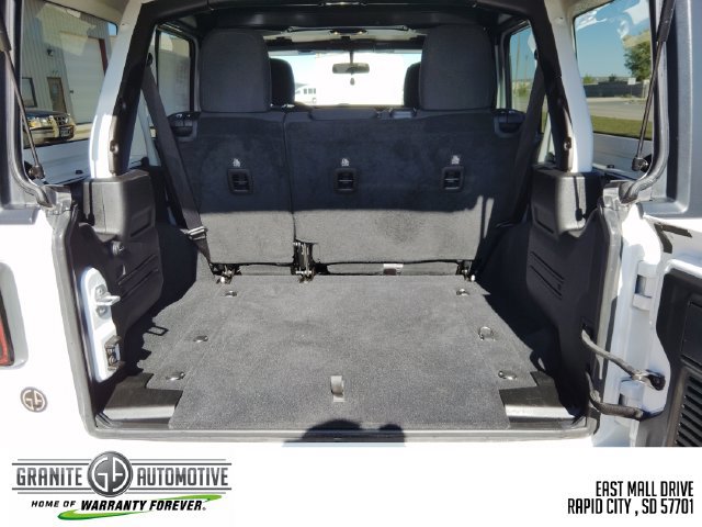 Used 2019 Jeep Wrangler Unlimited Rubicon w/ Cold Weather Group AWD/4WD image 23