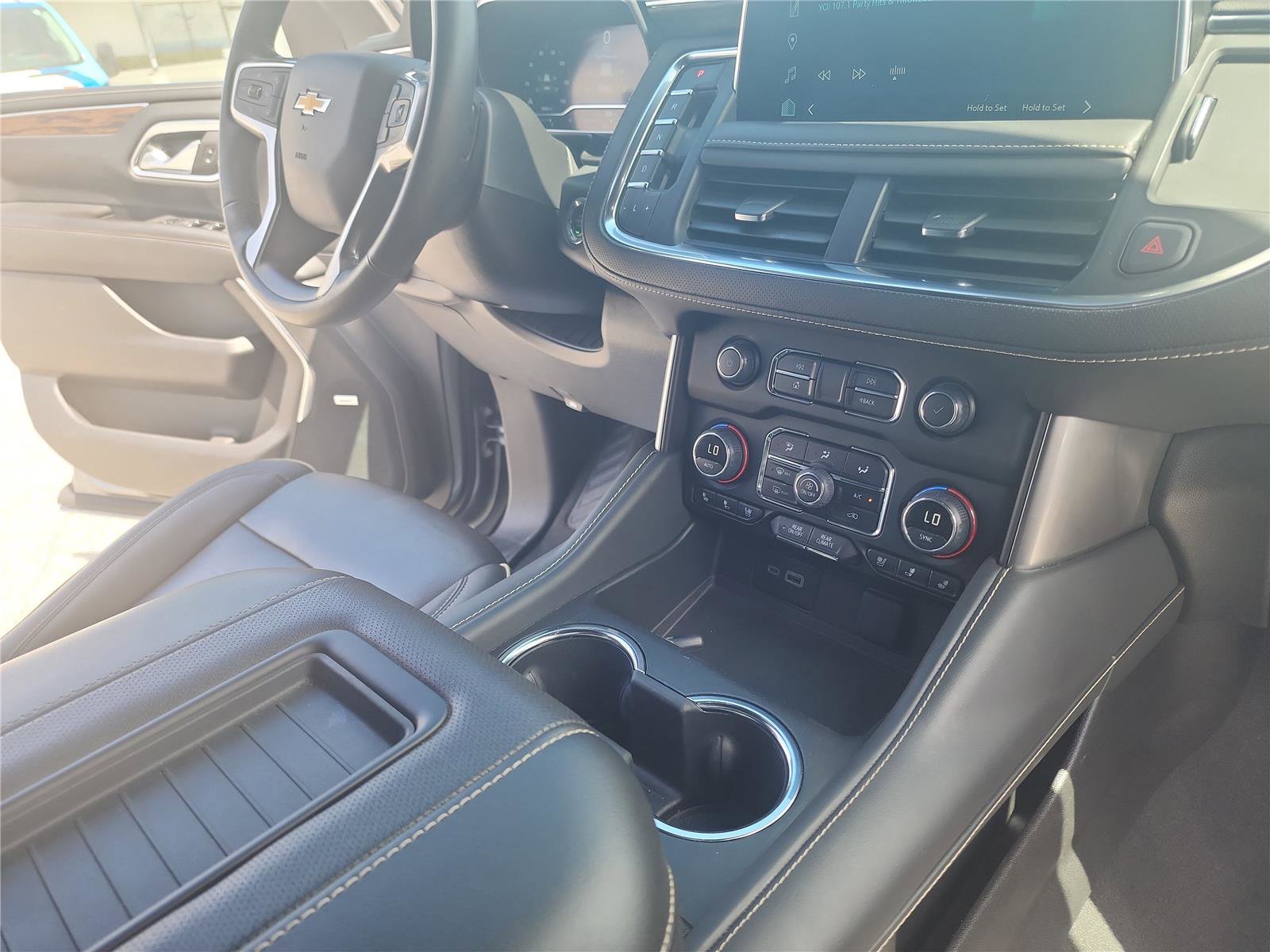 Used 2023 Chevrolet Suburban Premier AWD/4WD image 33