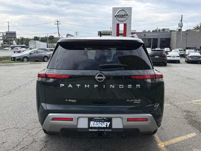 Certified 2022 Nissan Pathfinder Platinum w/ Cargo Package AWD/4WD image 28