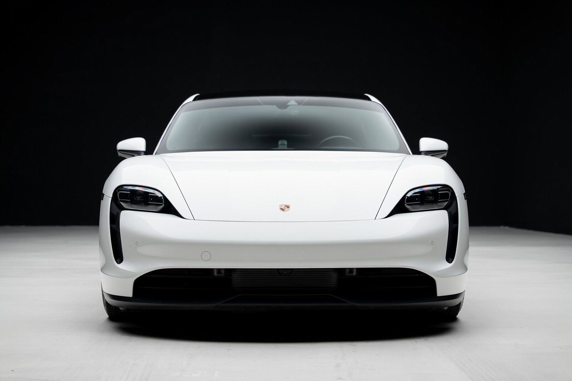 Used 2022 Porsche Taycan image 7