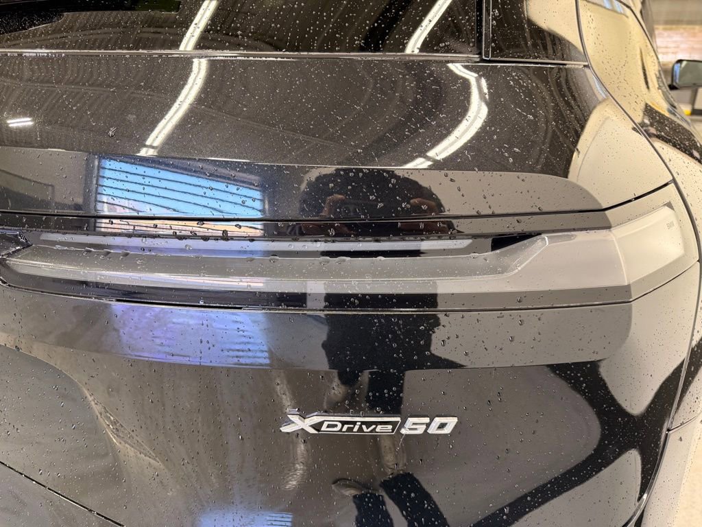 Used 2023 BMW iX xDrive50 w/ Premium Package AWD/4WD image 5