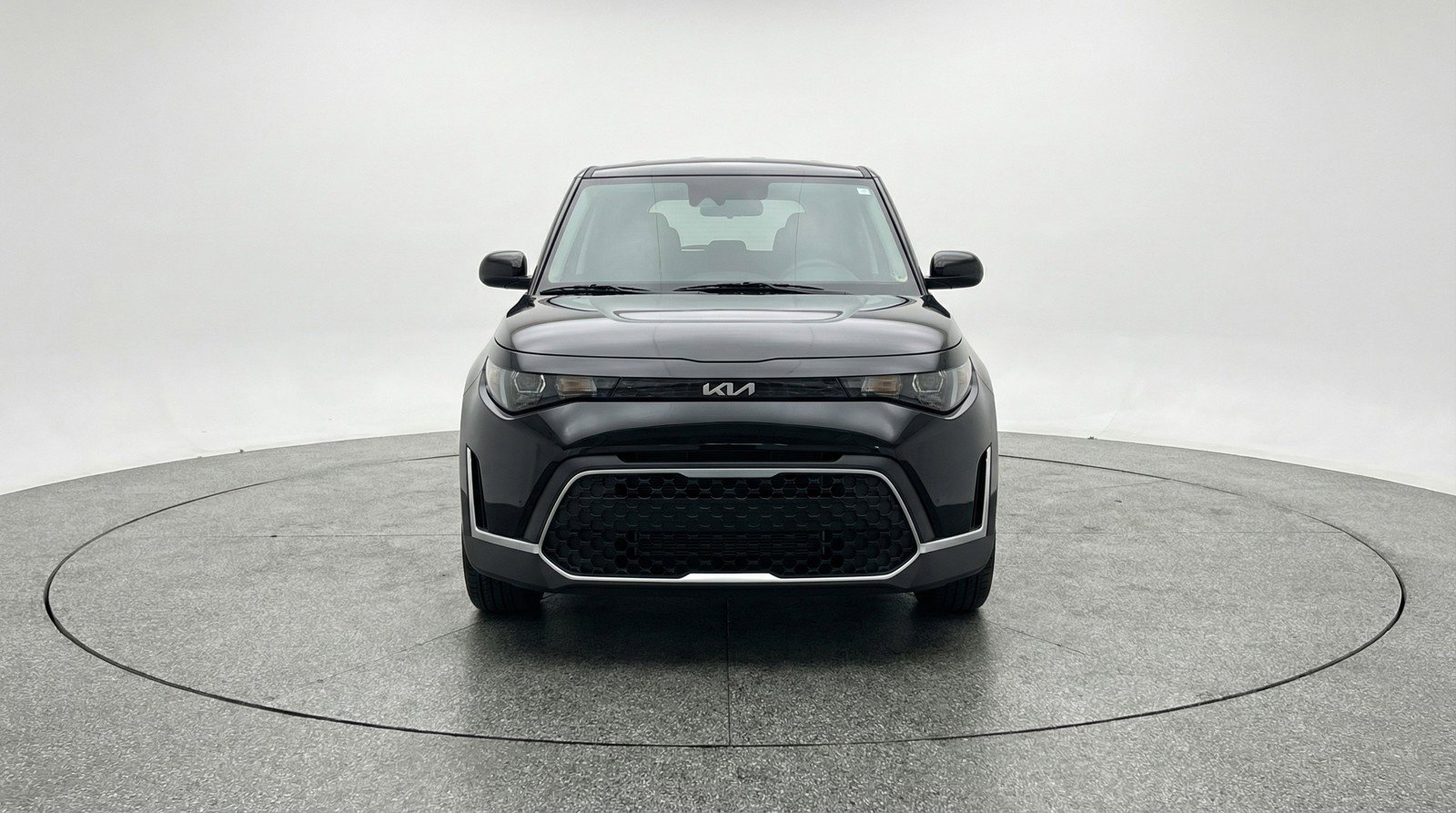 Used 2025 Kia Soul LX w/ LX Technology Package FWD image 2