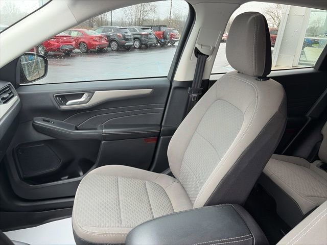 Used 2021 Ford Escape SE w/ Cold Weather Package image 27