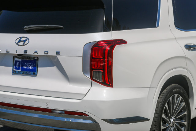 Certified 2023 Hyundai Palisade Calligraphy FWD image 11