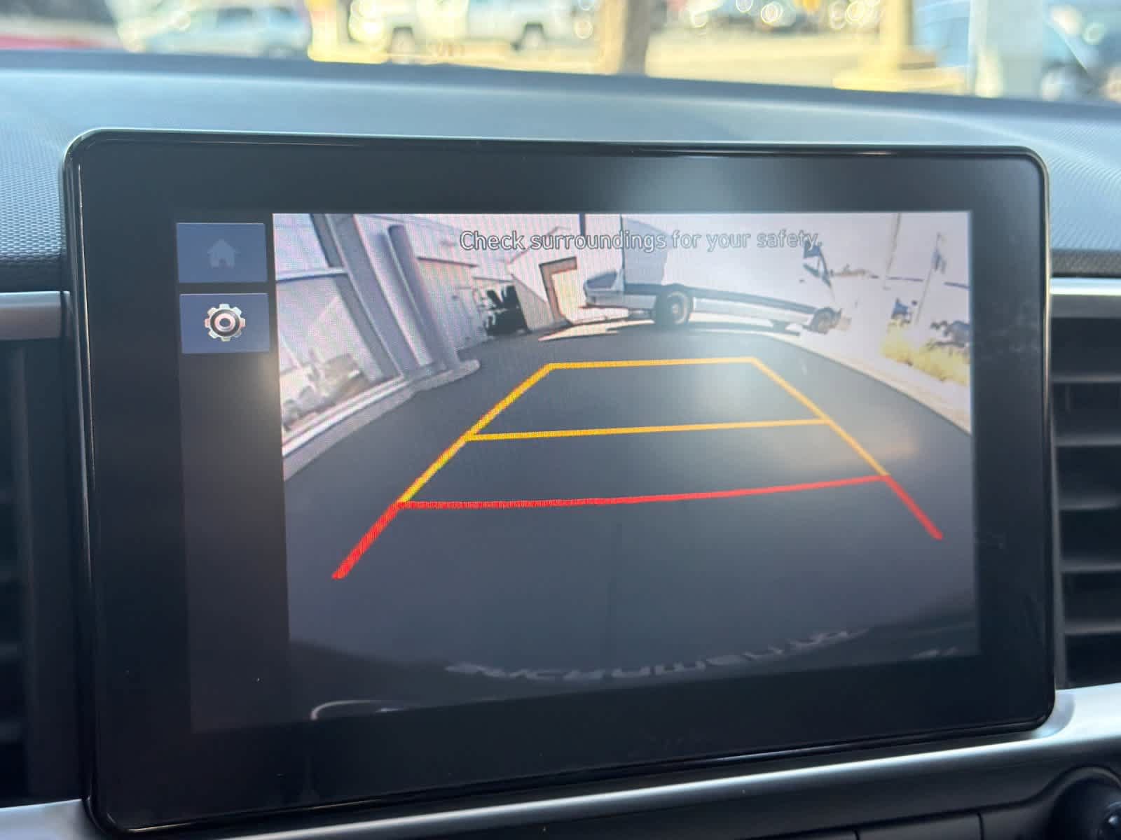 Used 2025 Hyundai Venue SEL FWD image 20