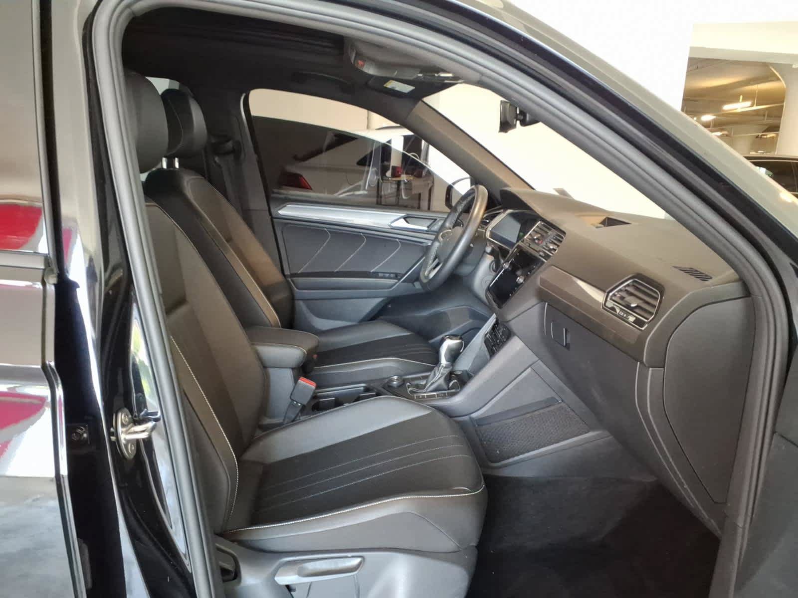 Used 2023 Volkswagen Tiguan SE R-Line AWD/4WD image 20