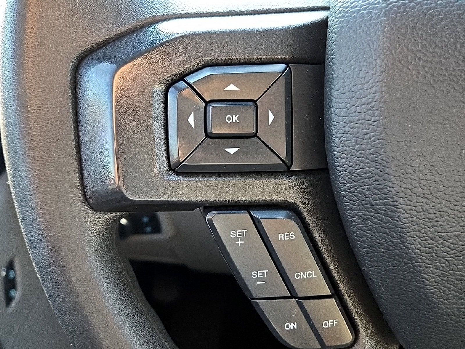 Used 2022 Ford F250 XLT w/ XLT Premium Package AWD/4WD image 13