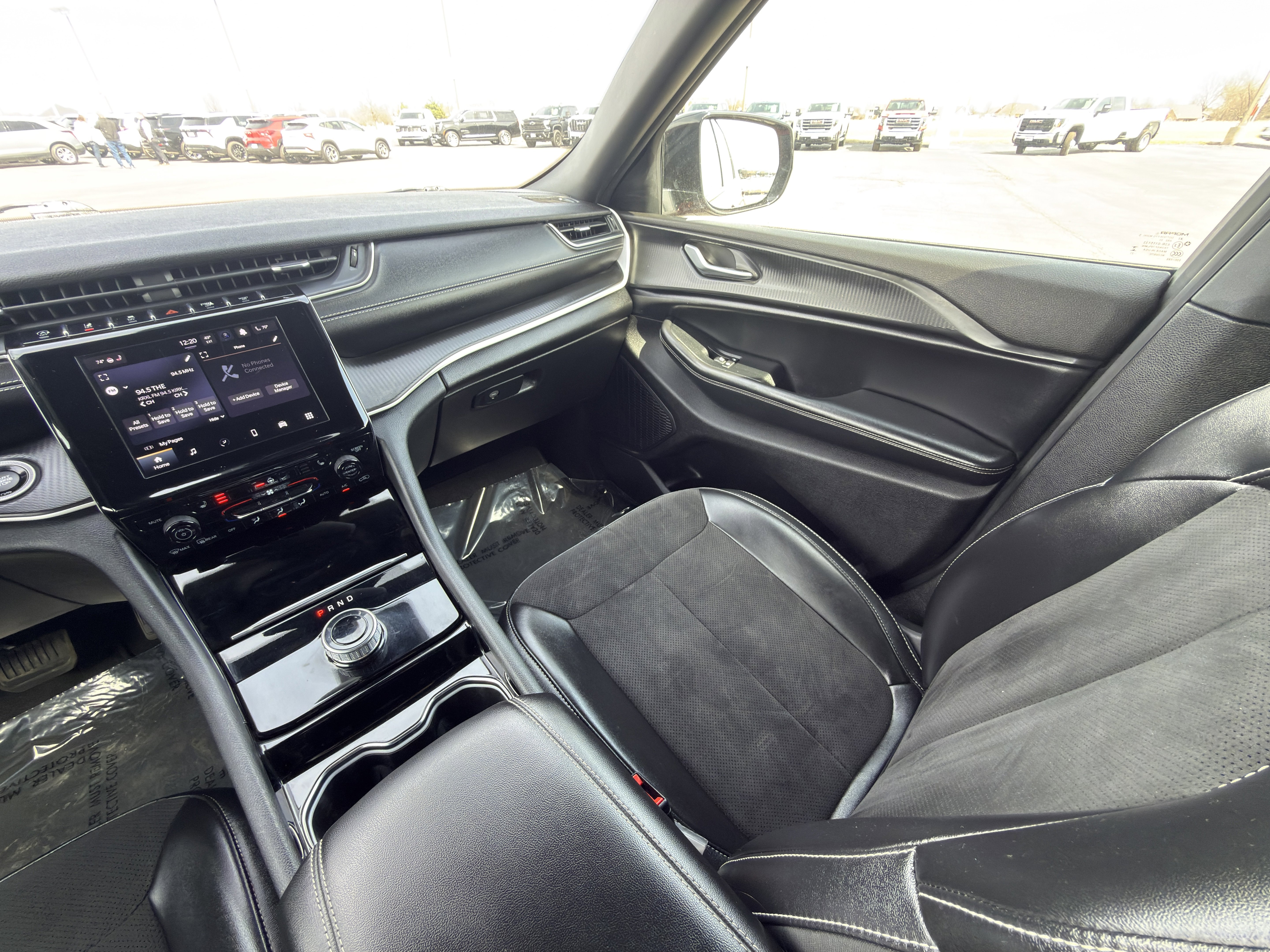 Used 2023 Jeep Grand Cherokee L Laredo image 30