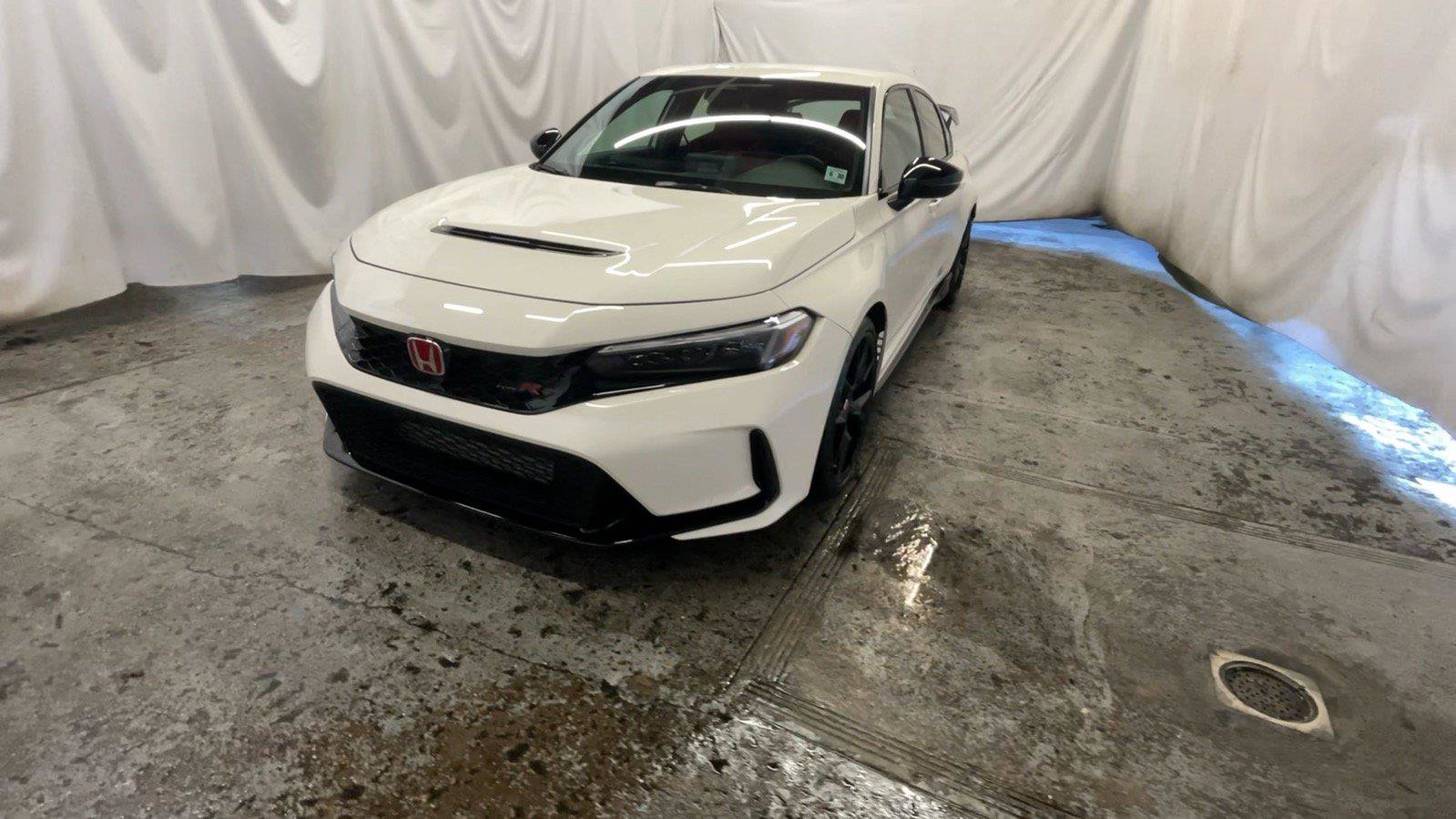 Used 2025 Honda Civic Type R image 15