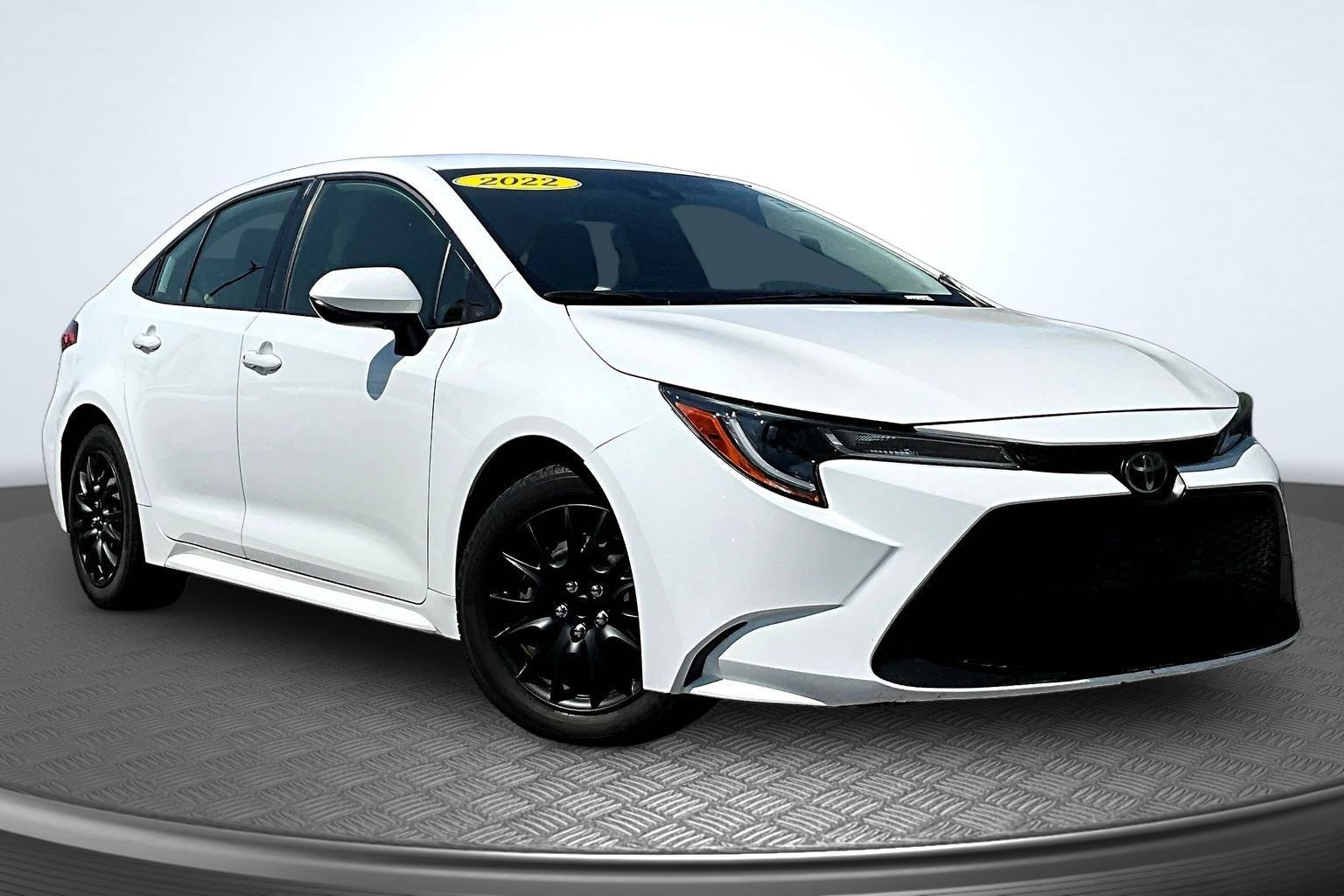 Used 2022 Toyota Corolla L FWD image 2