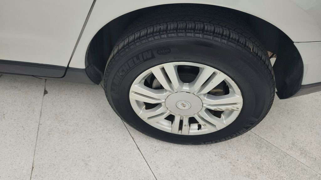 Used 2012 Cadillac SRX Luxury image 29