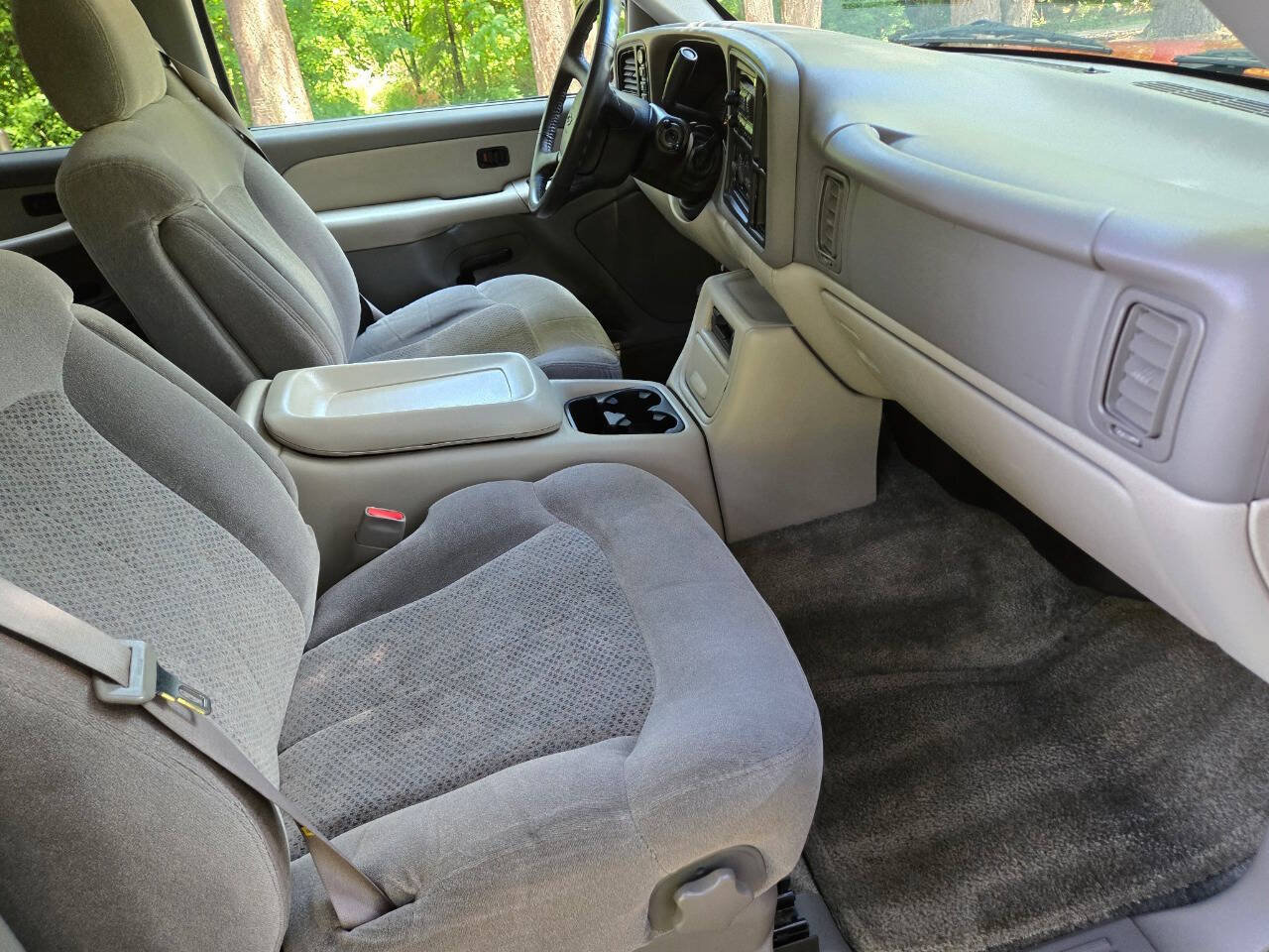 Used 2000 Chevrolet Tahoe LS w/ LS Preferred Equipment Group AWD/4WD image 25