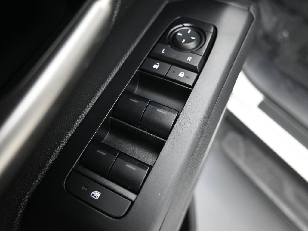 Used 2024 Toyota Tacoma TRD Sport AWD/4WD image 4