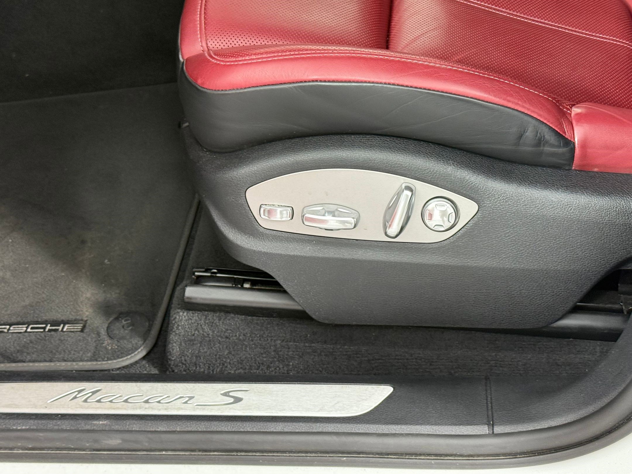 Used 2022 Porsche Macan S image 15