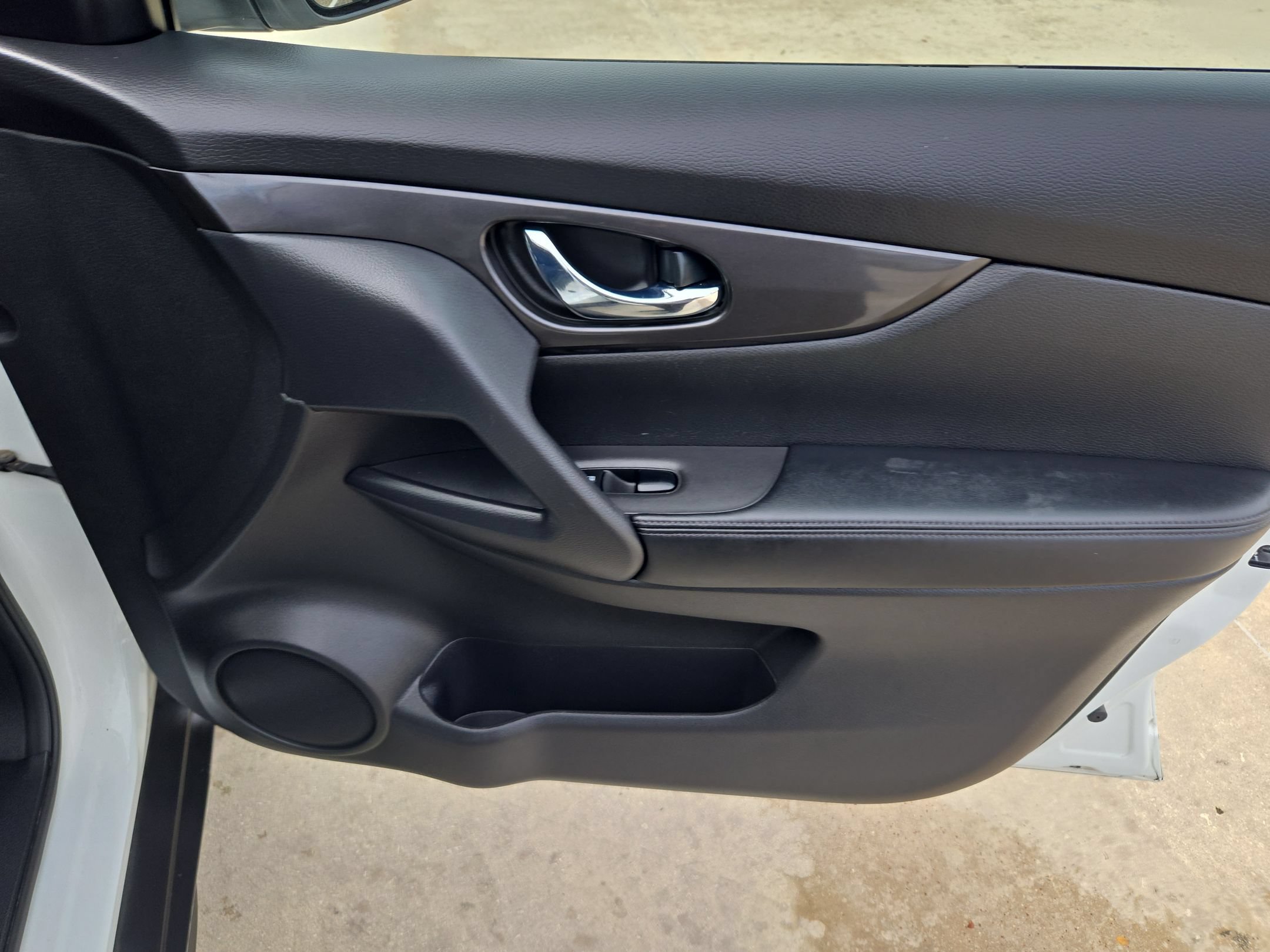 Used 2020 Nissan Rogue SV FWD image 30